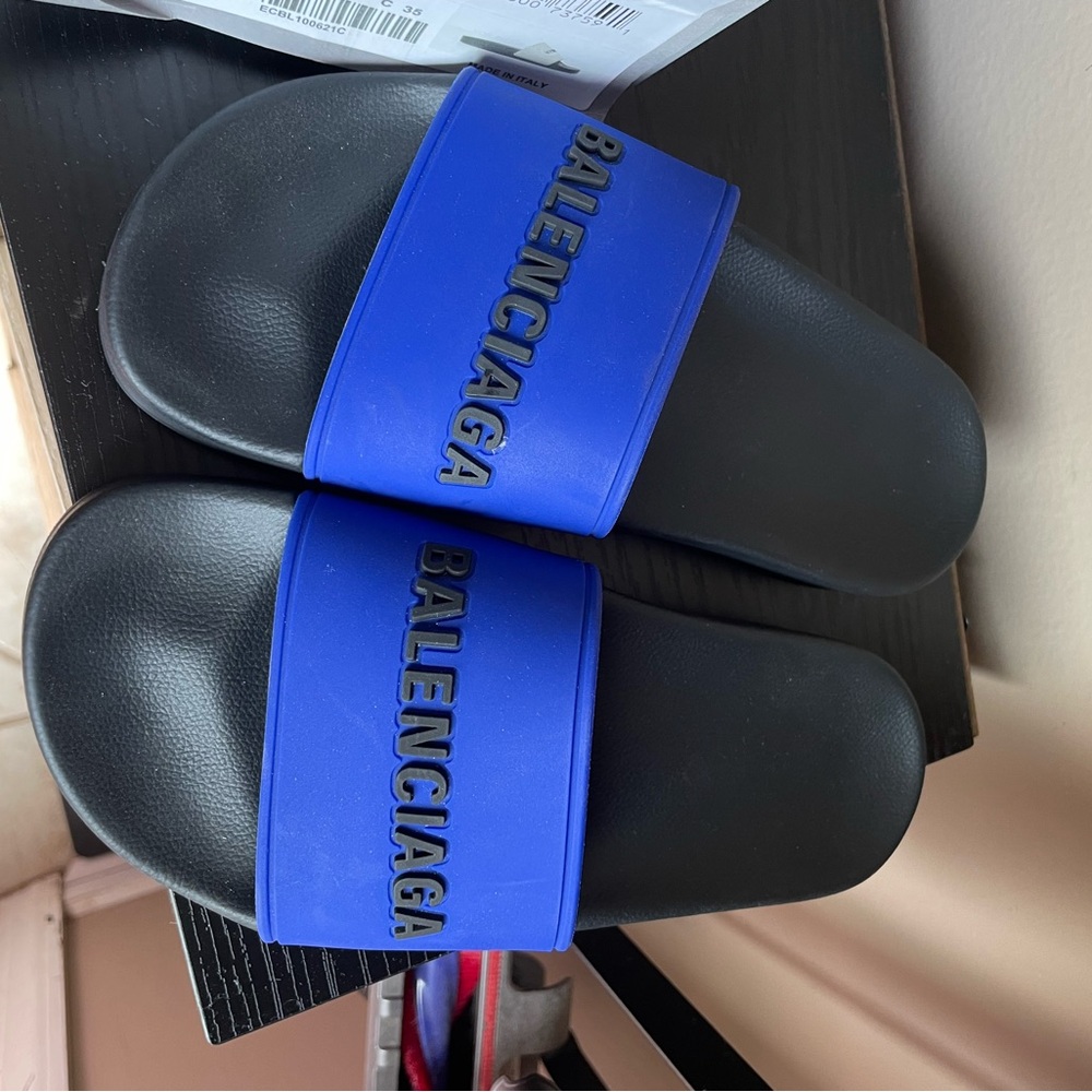 Balenciaga Slides